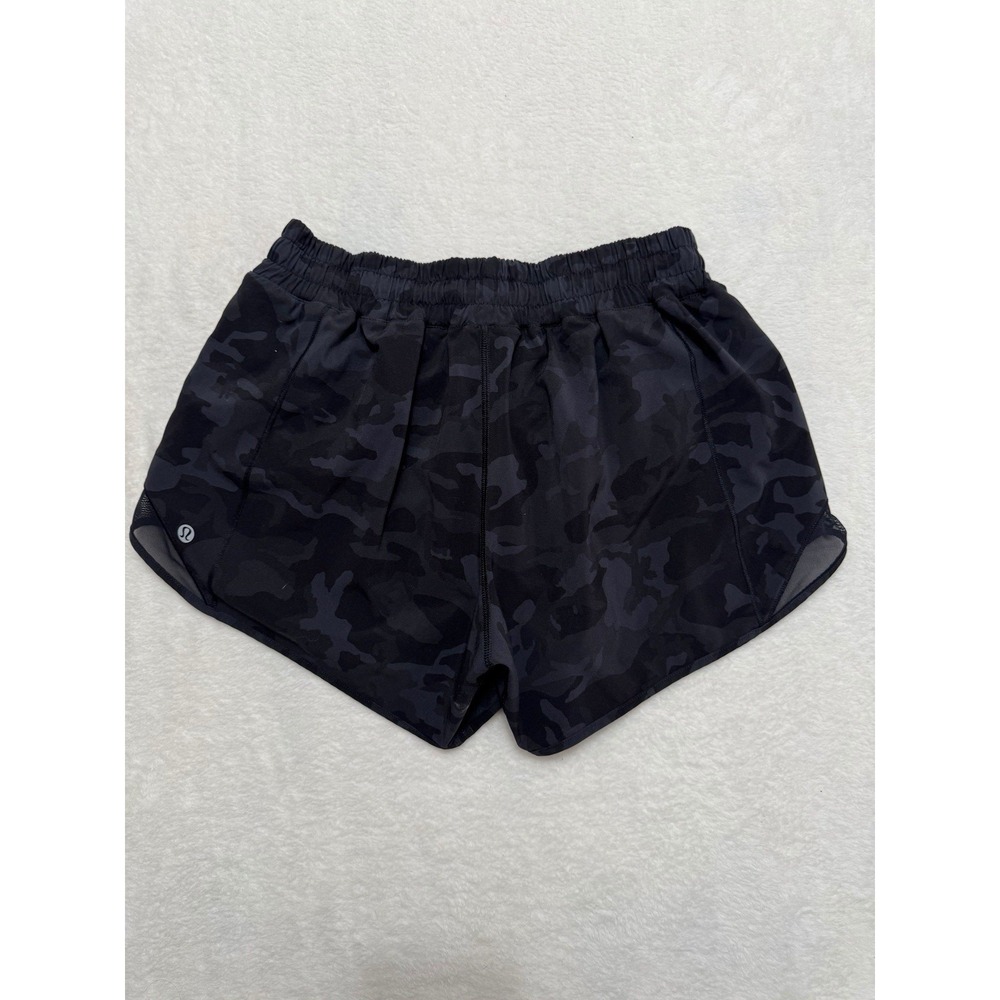 Lululemon Women's Hotty Hot Low Rise Short Heritage Camo Deep Coal Size 8 Tall